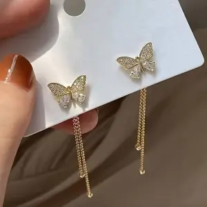 Moda Tatlı Kelebek Kurdele Zirkon Püskül Küpe