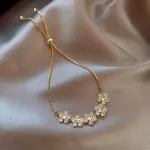 Zirkonyum Kakmalı Ayarlanabilir Çiçek Bileklik