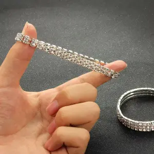 Göz Alıcı İki Satırlı Parlak Taşlı Bilezik