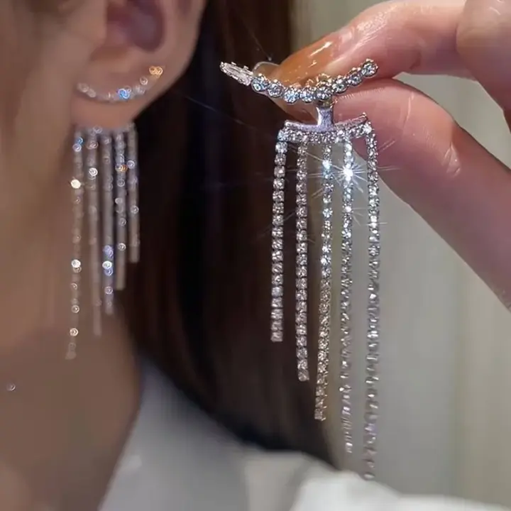Ön ve Arka Püsküllü Y2K Tarzı Çinko Alaşımlı Küpe