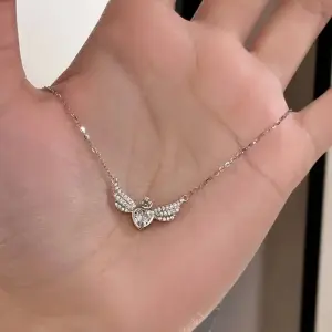 Melek Kanatlı Sentetik Taş Kalp Kolye